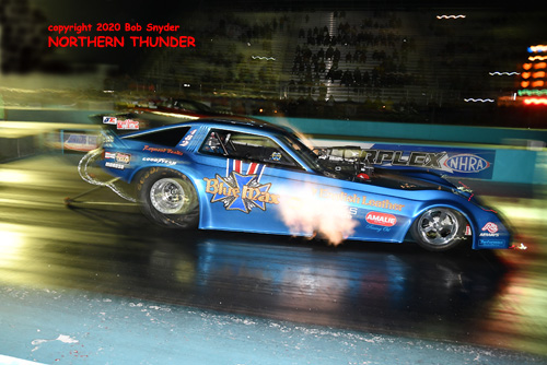 (near lane) Ronny Young - 'Blue Max' vs (far lane) Ken Singleton - 'High Risk'